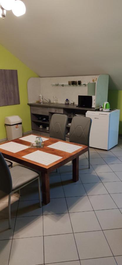 Uslugi Hotelarskie Helena شيمياتيتشي المظهر الخارجي الصورة