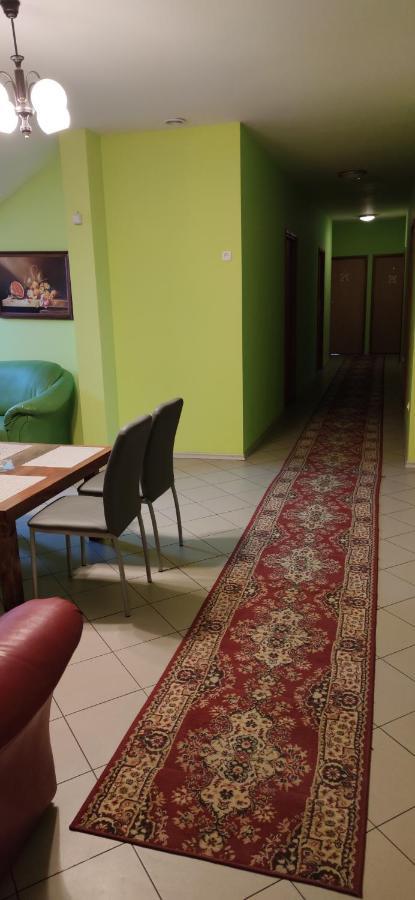 Uslugi Hotelarskie Helena شيمياتيتشي المظهر الخارجي الصورة